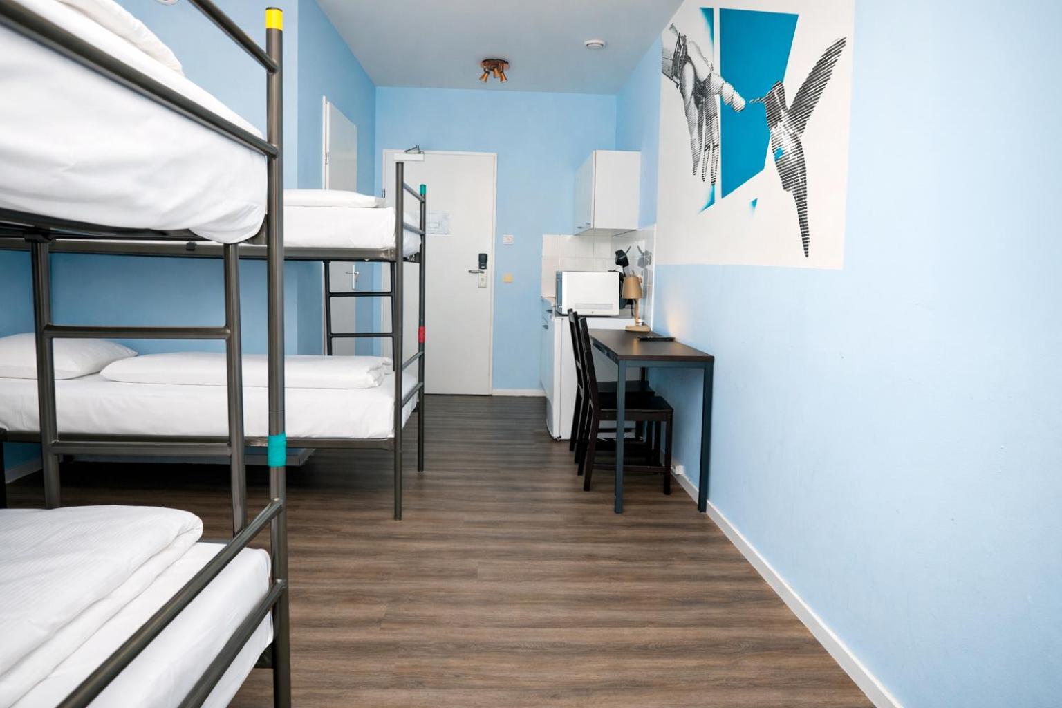 Budget 4-Person Studio