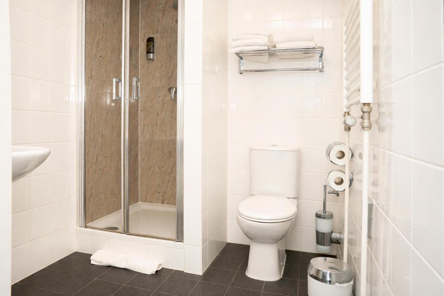 6-Person Maisonette